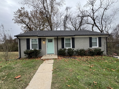 513 Adams Ct
