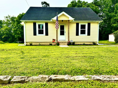 114 Collier Ave