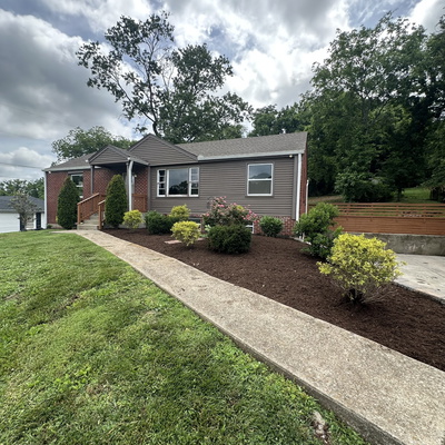 712 S Dickerson Rd