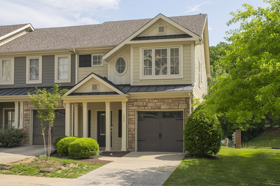 1040 Woodbury Falls Dr