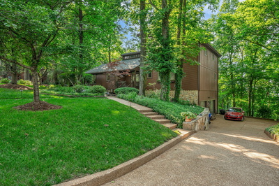 1321 Robert E Lee Ln