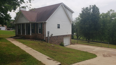 570 Barney Ln