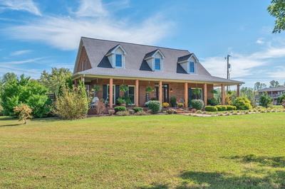 Exterior view of 5950 Clarksville Pike in Joelton, TN