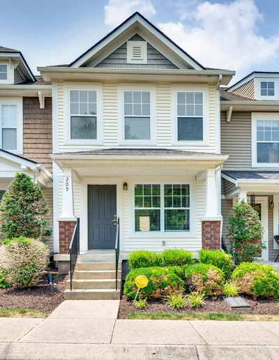 209 Shadow Glen Dr