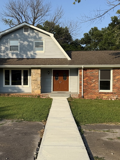 3829 Lake Aire Dr