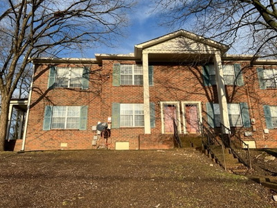 622 Castlegate Dr