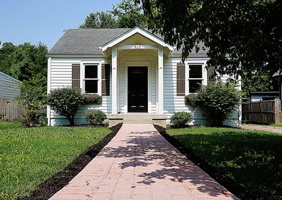 910 Apex St