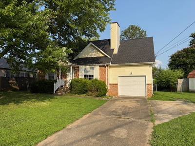 2011 Windroe Dr