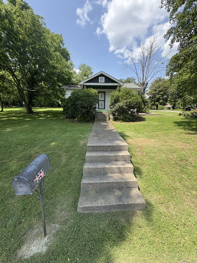 301 Moncrief Ave