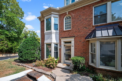 126 Forest Place Cir