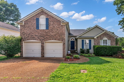 Exterior view of 908 Waynewood Ln in Hermitage, TN