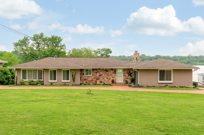 210 Sterling Rd
