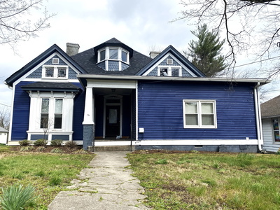 123 Marion St