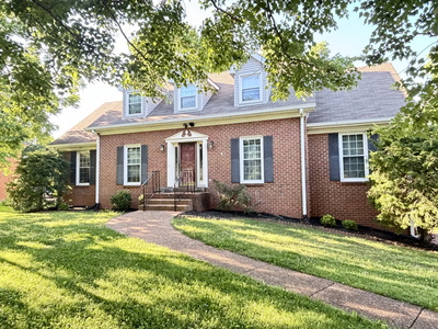 1124 Oak Creek Dr