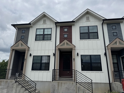 41 W High St