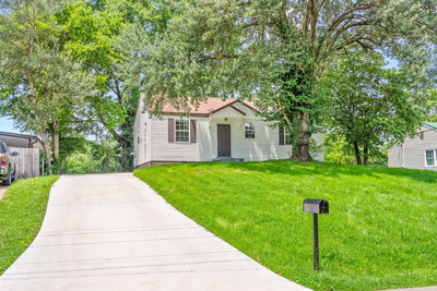 948 E Happy Hollow Dr
