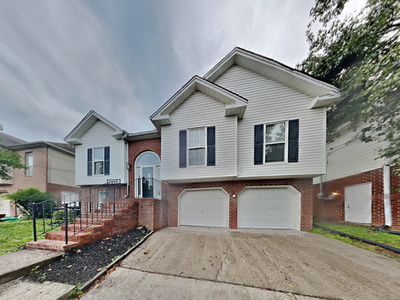 104 Edgewater Ct