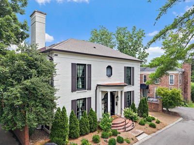 2126 Golf Club Ln