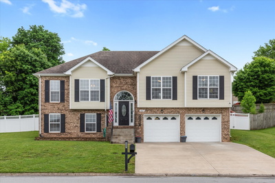 527 Winding Bluff Way