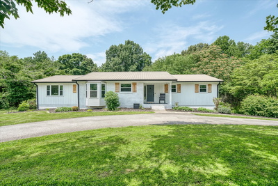 2727 Old Salem Dr