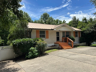 4946 Packard Dr