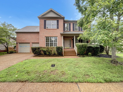 2011 Glastonbury Dr