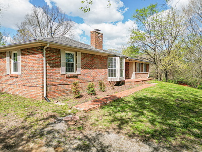312 Sunnyside Ln