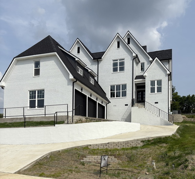 124 Manor Way