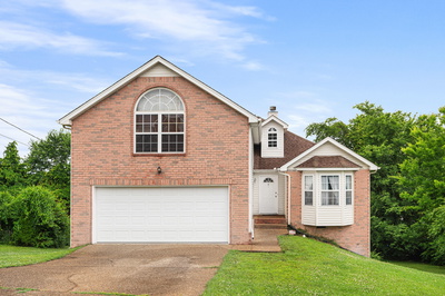 2106 Debbie Ln