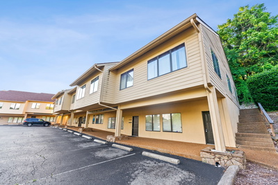 165 Belle Forest Cir