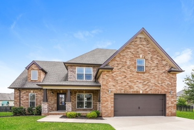 384 Waylon Ct