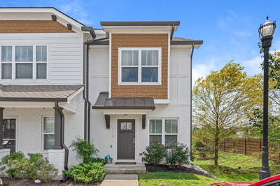 318 W Mill Dr