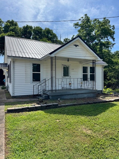 715 N High St, N
