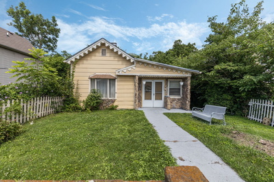 111 Lewis St