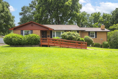 712 Robert Burns Dr