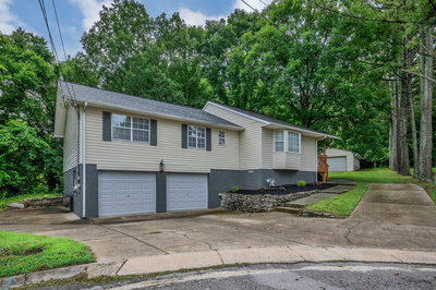 2828 Airwood Dr