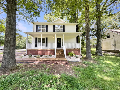 Exterior view of 7203 Chester Rd in Fairview, TN