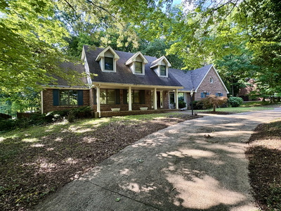 805 Shady Bluff Trl