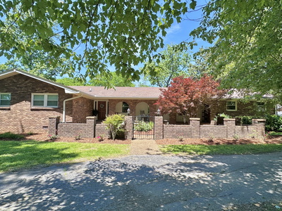 204 Bluegrass Dr