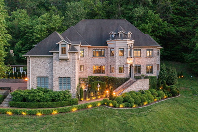 1060 Natchez Valley Ln