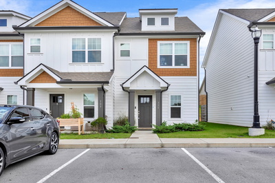 Exterior view of 111 E Forge Ct in White Bluff, TN