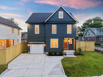 2703 Bronte Ave
