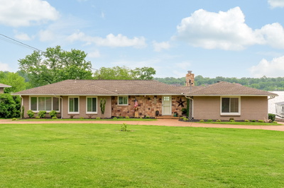 210 Sterling Rd