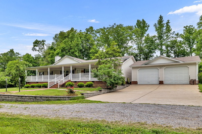 8239 Hawkins Rd