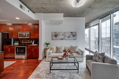 301 Demonbreun St