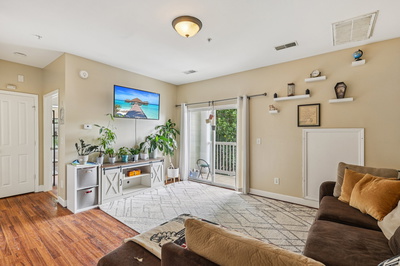 7009 Lenox Village Dr