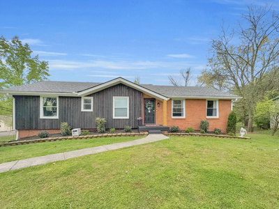 209 River Dr