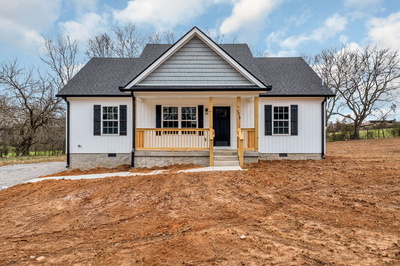 Exterior view of 3060 Tunnell Hill Rd in Cornersville, TN