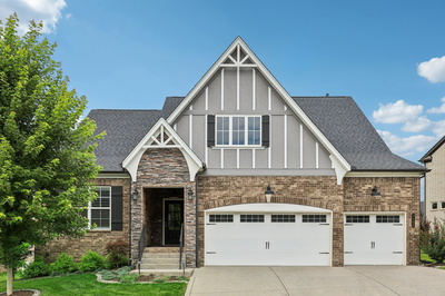 9008 Grayson Cir
