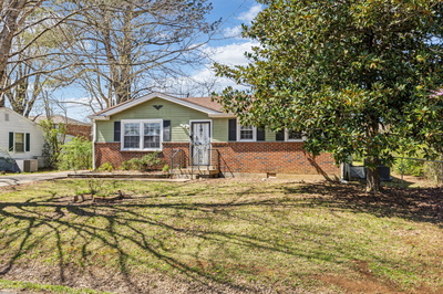 810 Country Club Dr